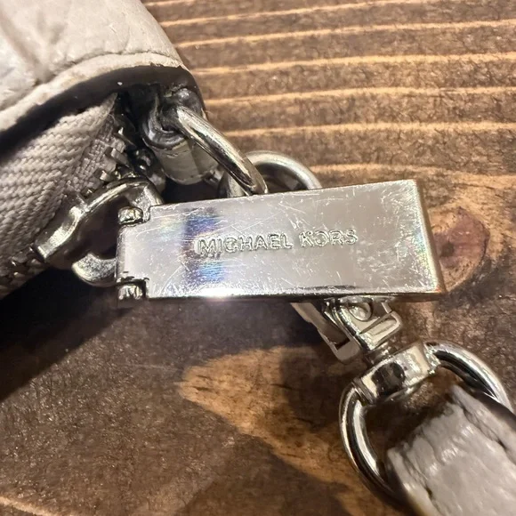 Michael Kors Jet Set Continental Saffiano Leather Wallet/Phone Holder (EUC) - Picture 5 of 14